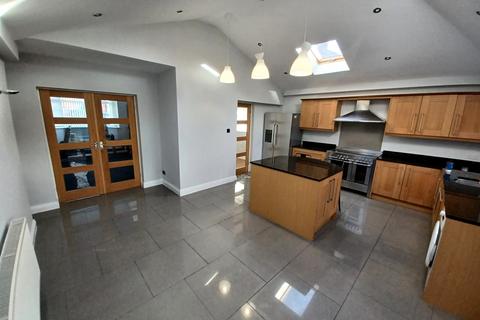 undefined, Lawrence Road, Leeds, West Yorkshire, LS8