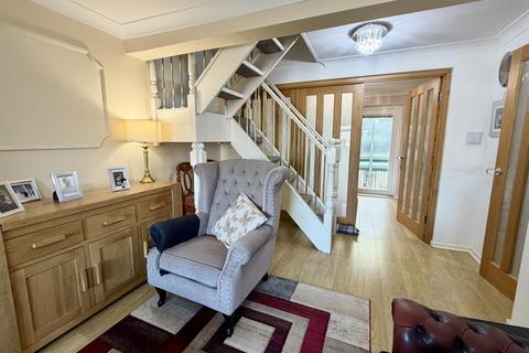 2 bedroom semi-detached bungalow for sale, Thirsk Drive, Kippax, Leeds