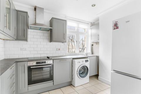 2 bedroom flat to rent, The Drive, Hove, BN3