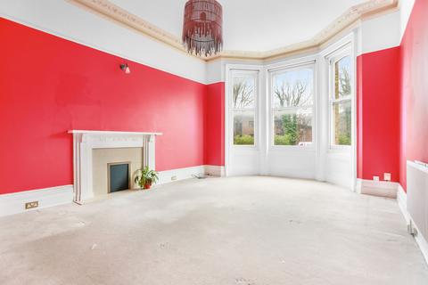 2 bedroom flat to rent, The Drive, Hove, BN3