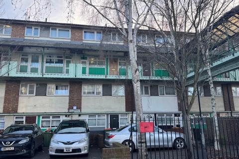 3 bedroom flat to rent, Star Lane, London E16