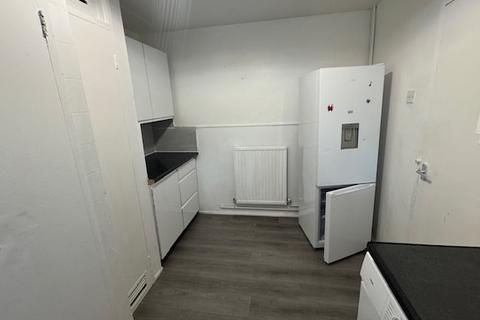 3 bedroom flat to rent, Star Lane, London E16