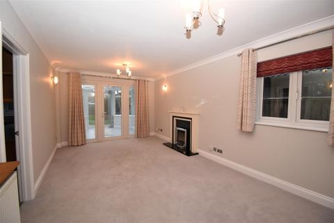 3 bedroom bungalow to rent, Crawford Close, Leamington Spa