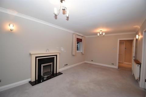 3 bedroom bungalow to rent, Crawford Close, Leamington Spa