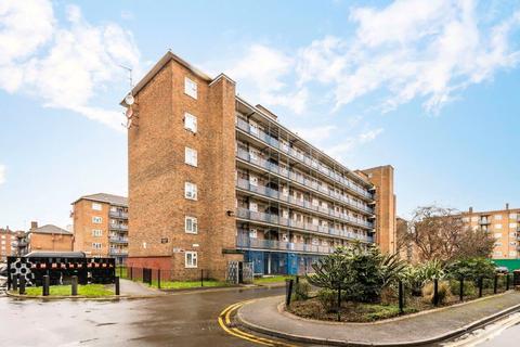 4 bedroom flat to rent, Fairchild House, Frampton Park Road, London, E9
