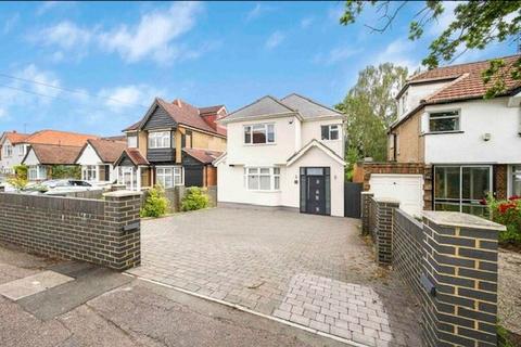 5 bedroom detached house to rent, Potter Street, Northwood, HA6