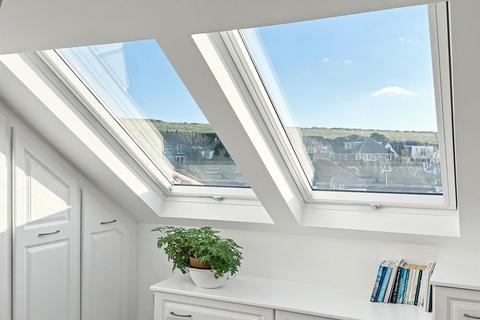 4 bedroom semi-detached house for sale, Brambletyne Avenue, Saltdean, BN2 8EL