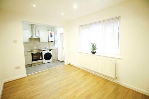3 bedroom semi-detached house to rent, Simpson Road, Manchester M28