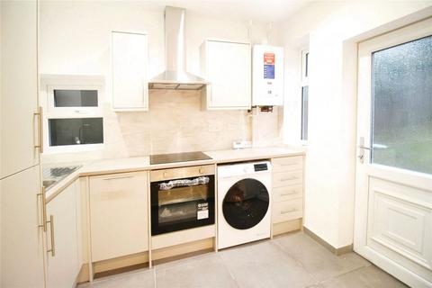 3 bedroom semi-detached house to rent, Simpson Road, Manchester M28