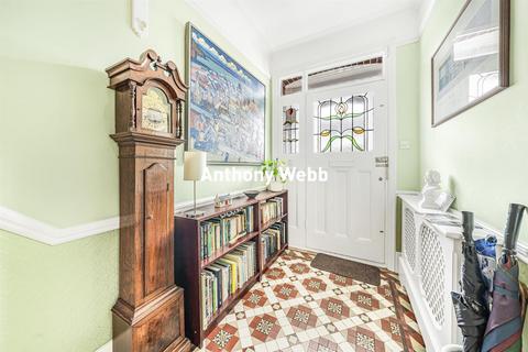 4 bedroom house for sale, The Grove, Palmers Green, N13