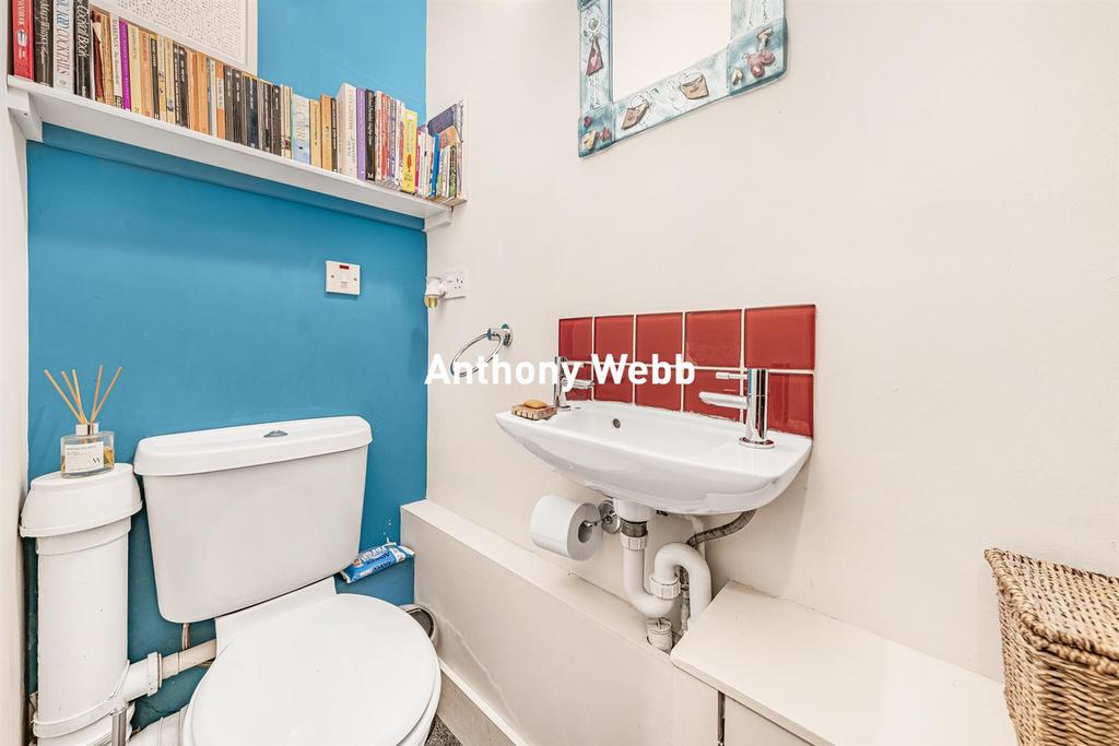 Ground floor cloak room