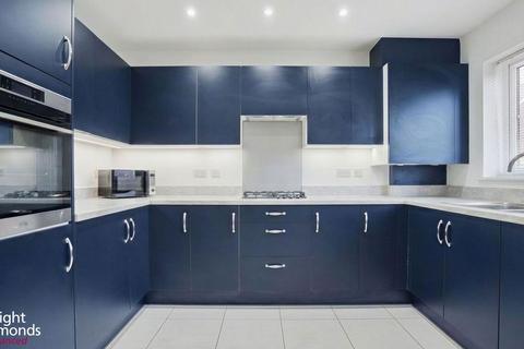 3 bedroom semi-detached house for sale, Honeysuckle Way, Coxheath, ME17