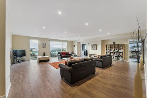 3 bedroom apartment for sale, Meadowside Quay Walk, Flat 8/2, Penthouse, Glasgow Harbour, Glasgow, G11 6AX