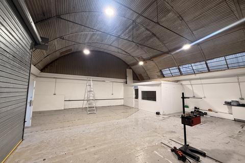 Industrial unit to rent - Unit 1Z, Leaton Industrial Estate, Shrewsbury, SY4 3AP