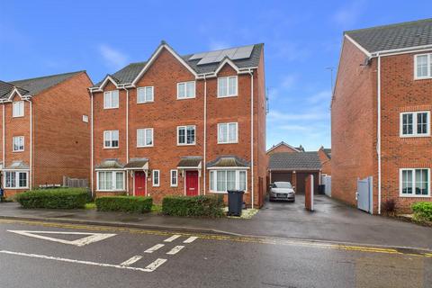 5 bedroom semi-detached house for sale, Thatcham Avenue Kingsway, Quedgeley, Gloucester