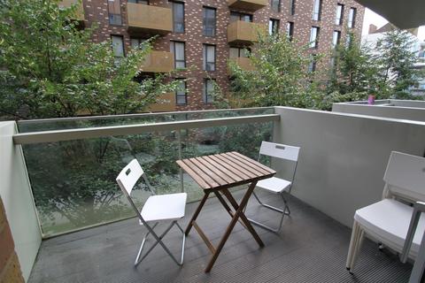 2 bedroom apartment to rent, Nelsons Walk, London