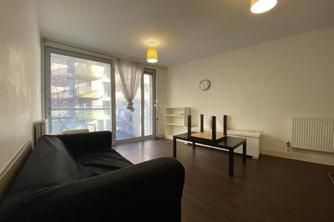 2 bedroom apartment to rent, Nelsons Walk, London