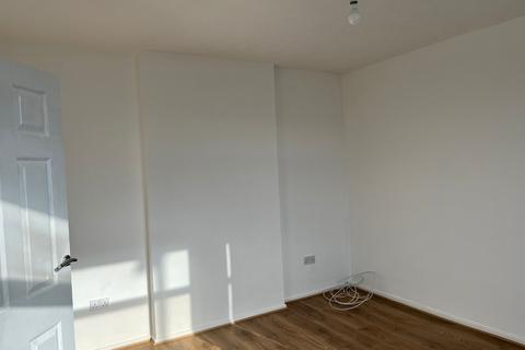 3 bedroom semi-detached house to rent, Deane Road, Hillmorton, CV21 4NZ