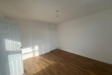 3 bedroom semi-detached house to rent, Deane Road, Hillmorton, CV21 4NZ