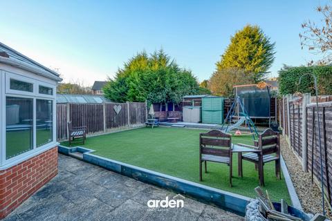 3 bedroom semi-detached house for sale, Throckmorton Road, Redditch, B98