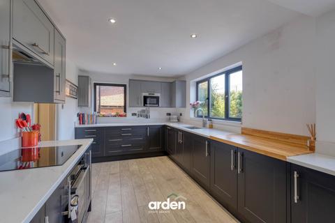 3 bedroom detached house for sale, High Street, Feckenham, B96