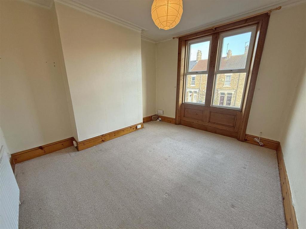 Bedroom 1.jpg