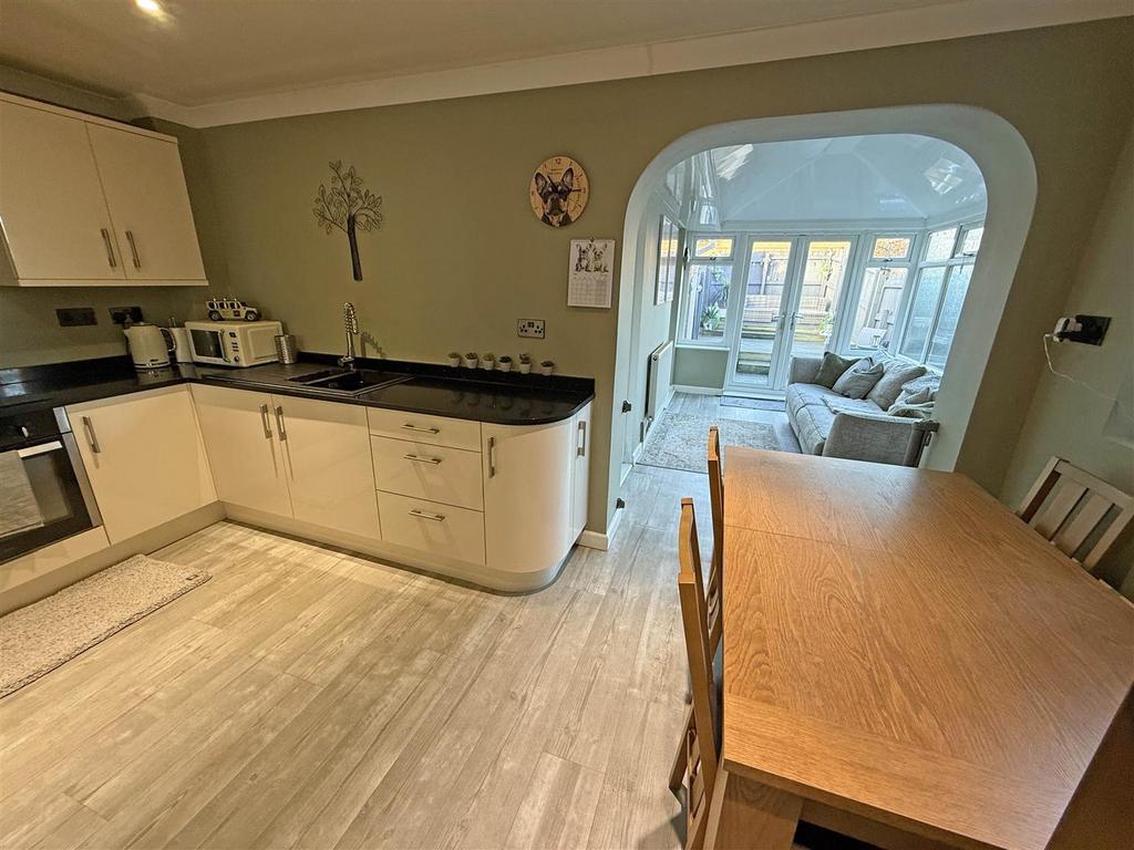Kitchen A1.jpg