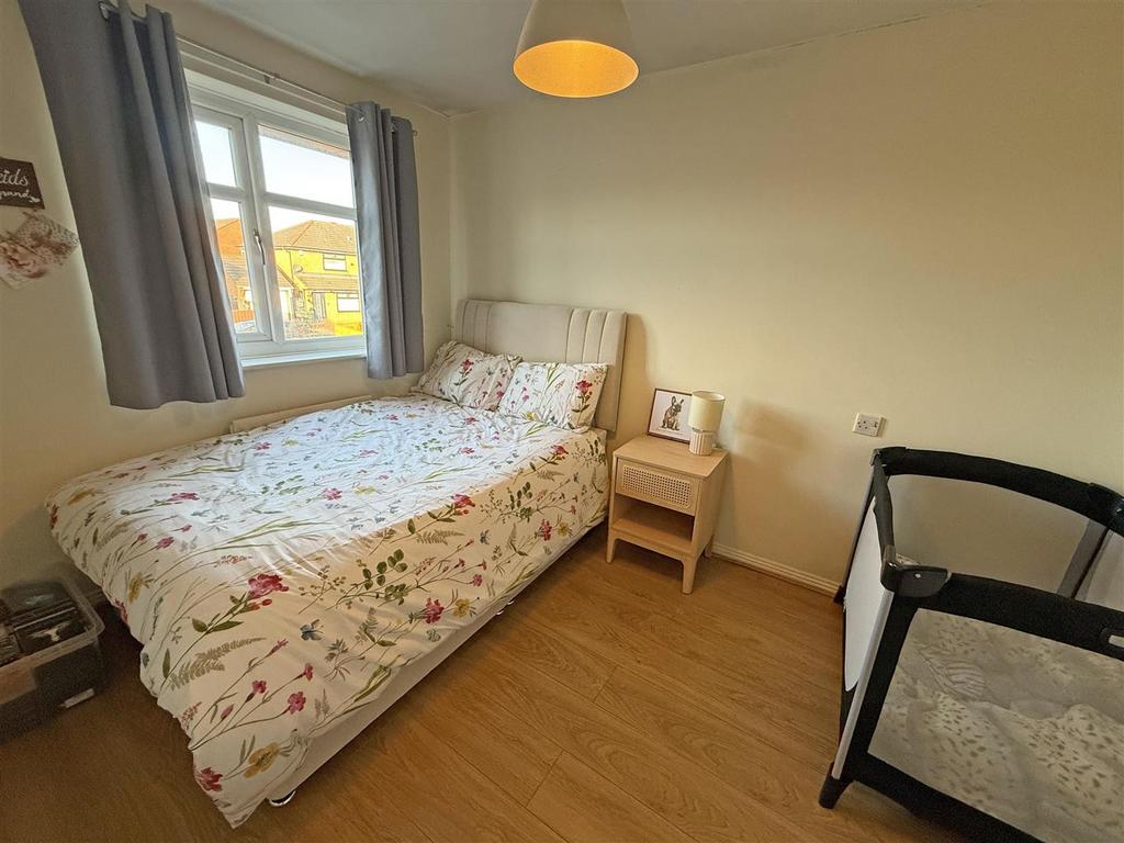 Bedroom 1.jpg