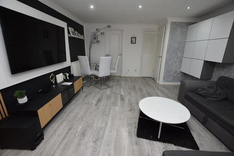 2 bedroom flat for sale, Main Street, Glasgow, G40 1