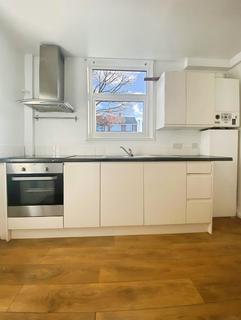 3 bedroom semi-detached house to rent, walworth ave, south shields NE34 7EP