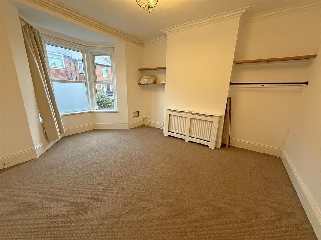 Bedroom 1.jpg