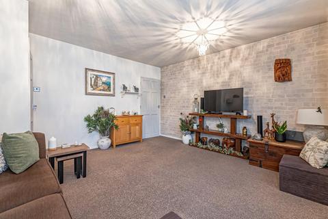 2 bedroom flat for sale, Eight Acres, Tring