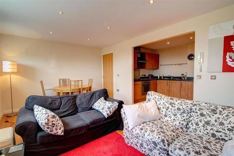 2 bedroom apartment to rent, Curzon Place, Gateshead, NE8