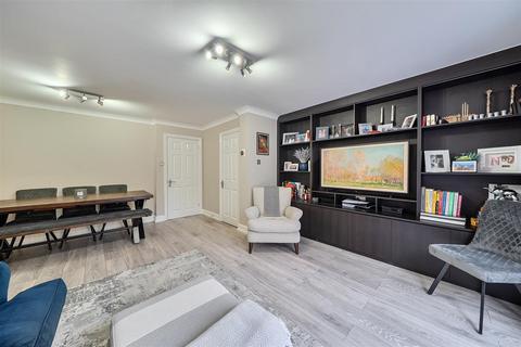 3 bedroom house for sale, Montague Hall Place, Bushey WD23