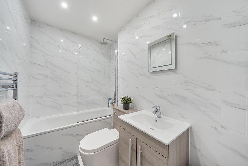 Family Bathroom: