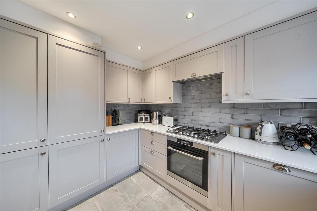 Kitchen: