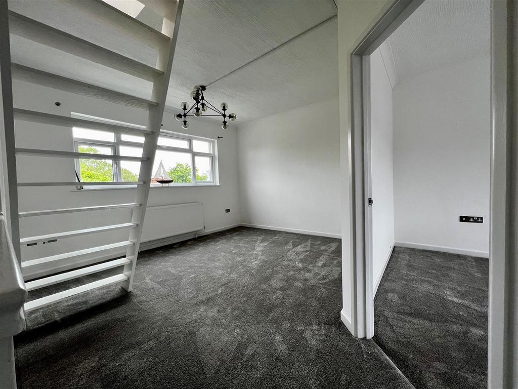 Top floor landing.jpg