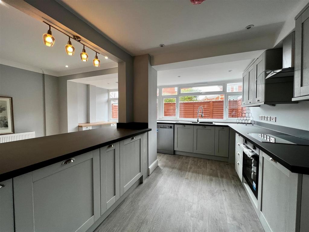 Kitchen w lights.jpg