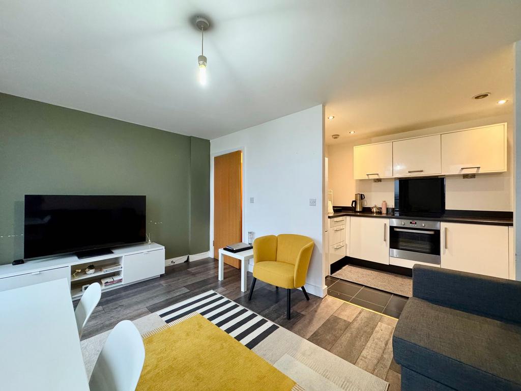 Open plan lounge/dining area