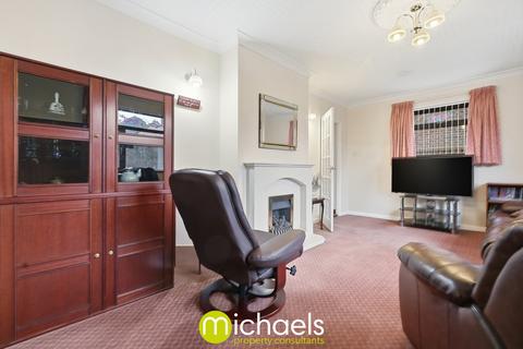 3 bedroom detached house for sale, Chestnut Avenue, Colchester, CO2