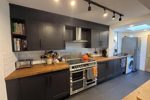 3 bedroom end of terrace house for sale, Alice Place, Aberdare CF44