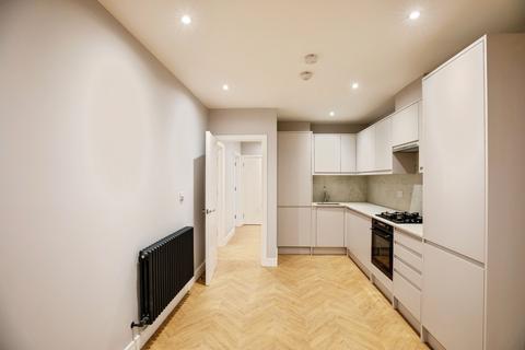 2 bedroom flat to rent, Limes Grove, SE13