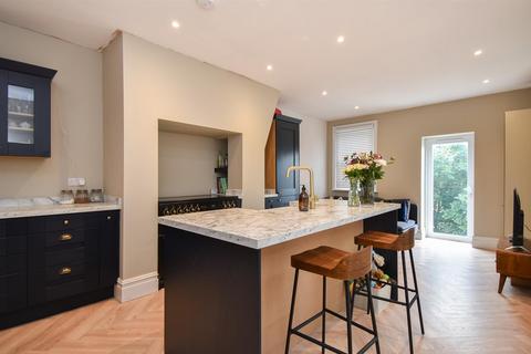 2 bedroom flat for sale, Braybrooke Road, Hastings