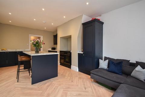 2 bedroom flat for sale, Braybrooke Road, Hastings