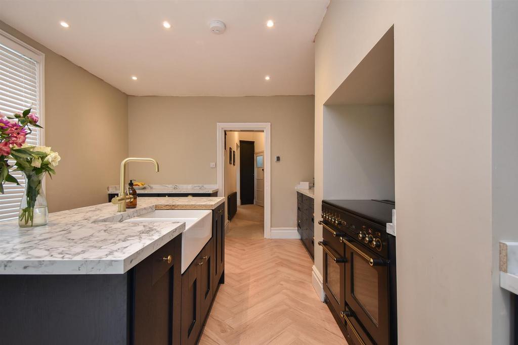 Living space/kitchen