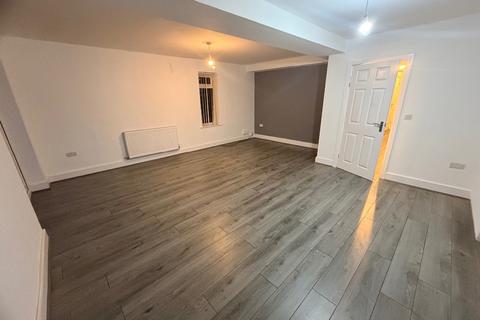 3 bedroom semi-detached house to rent, Poplar Street, Golborne Warrington
