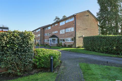 2 bedroom apartment for sale, Wray Common Road, Reigate, RH2