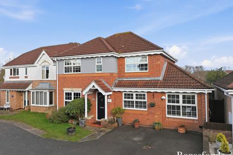 4 bedroom detached house for sale, Crown Meadow, Braintree, CM7