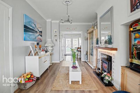 Royston Crescent, Newport
