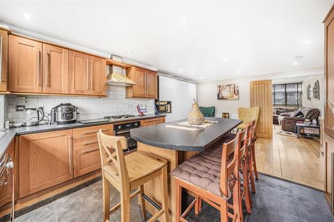 3 bedroom terraced house for sale, Waltham Way, London E4